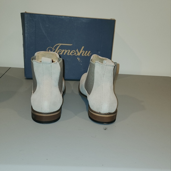 Men's Beige Suede Boots - Picture 2 of 4